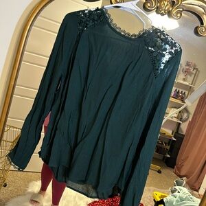 Hunter green blouse by Mine NWOT size Large